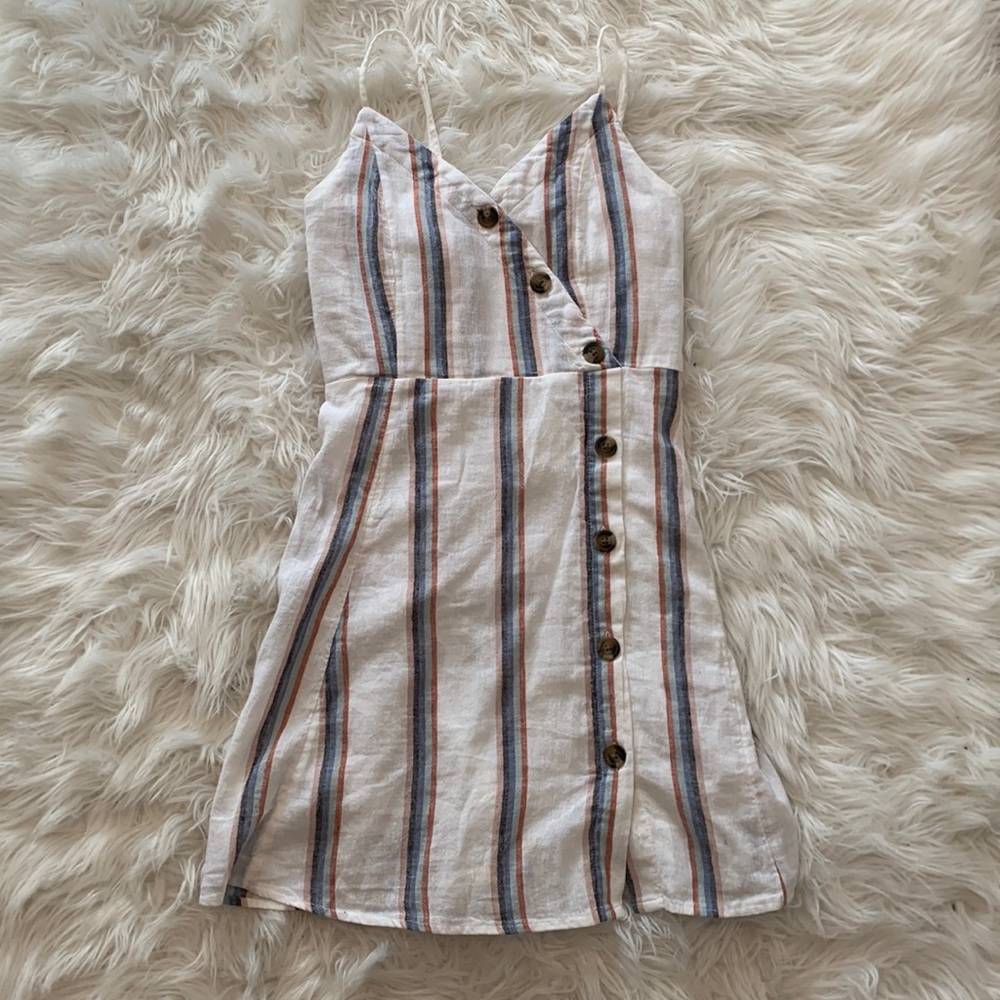 American Eagle Buttoned Flowy Dress